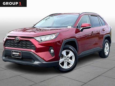 Used 2021 Toyota RAV4 XLE w/ Convenience Package image 1