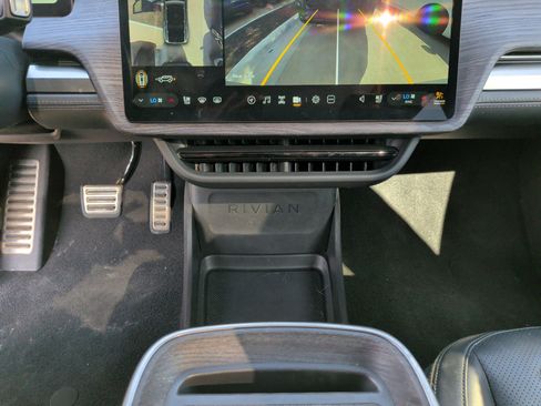 Used 2024 Rivian R1S Adventure AWD/4WD image 29