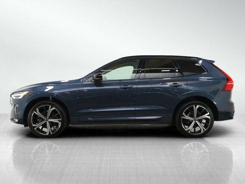 Used 2023 Volvo XC60 B5 Ultimate w/ Climate Package image 2