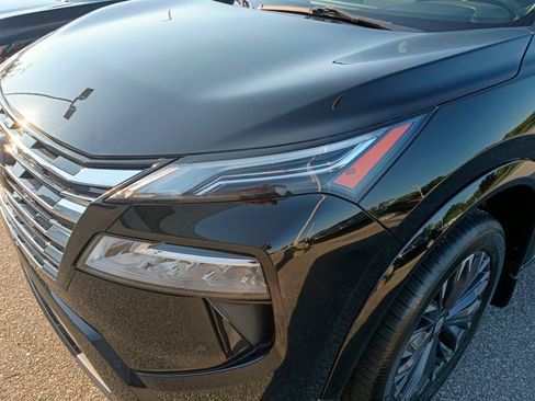 Used 2024 Nissan Rogue Platinum FWD image 26