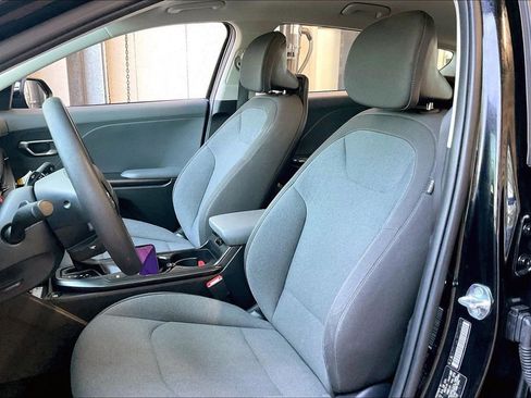Used 2025 Kia K4 FWD image 3