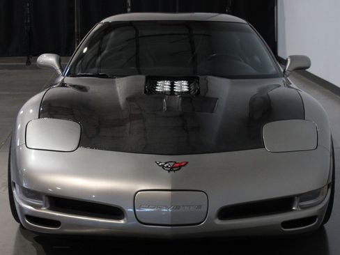 Used 1999 Chevrolet Corvette Coupe w/ Lighting Pkg RWD image 13