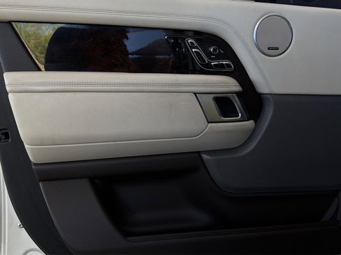 Used 2018 Land Rover Range Rover Supercharged image 44