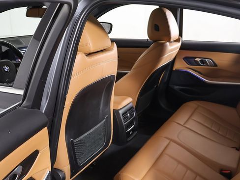 Used 2021 BMW 330i xDrive Sedan w/ Premium Package image 27