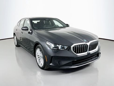 Used 2025 BMW 530i 530i image 3