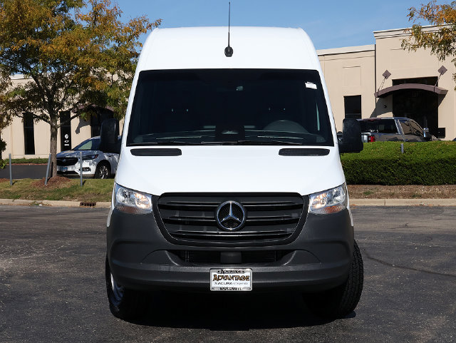 Used 2025 Mercedes-Benz Sprinter 2500 image 7