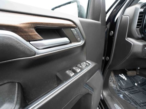Used 2024 Chevrolet Silverado 1500 LT AWD/4WD image 7