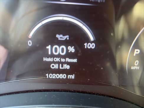 Used 2020 Jeep Grand Cherokee Altitude AWD/4WD image 13