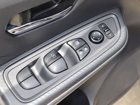 Used 2024 Nissan Versa SV FWD image 19