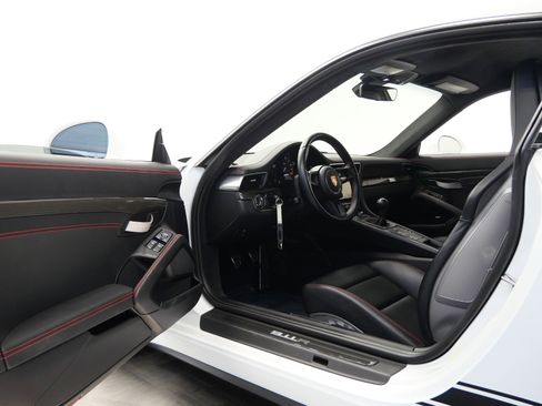 Used 2016 Porsche 911 R RWD image 23