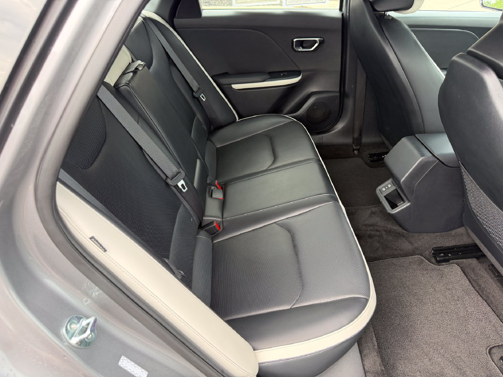 Used 2025 Kia K4 GT-Line w/ GT-Line Premium Package FWD image 18