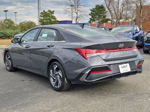 Used 2025 Hyundai Elantra SEL image 8
