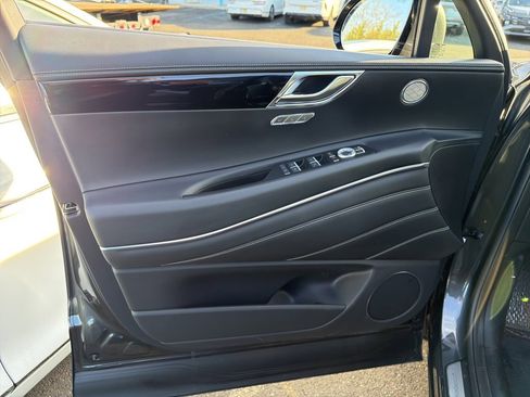 Used 2025 Genesis GV80 2.5T Standard image 18