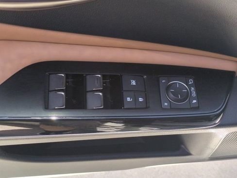 Used 2024 Lexus ES 350 w/ Premium Package FWD image 15