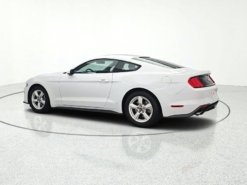 Used 2018 Ford Mustang Coupe RWD image 5