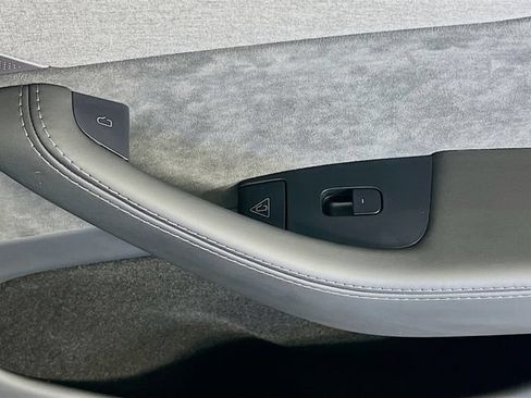 Used 2026 Tesla Model Y Long Range RWD image 30