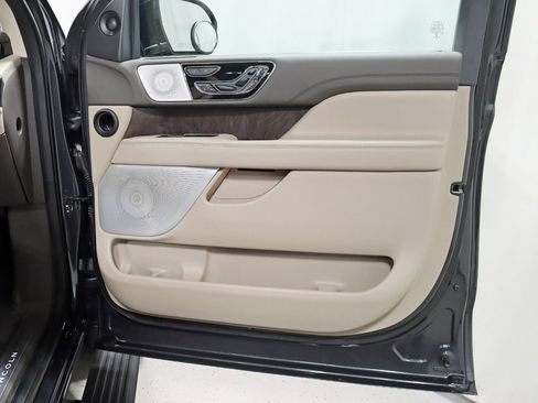 Used 2022 Lincoln Navigator L Reserve image 40