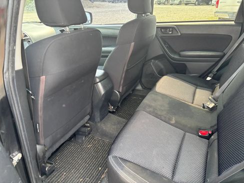 Used 2018 Subaru Forester 2.5i Premium AWD/4WD image 12