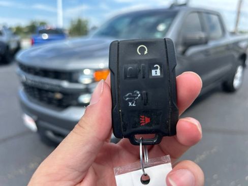 Used 2021 Chevrolet Silverado 1500 Custom AWD/4WD image 40
