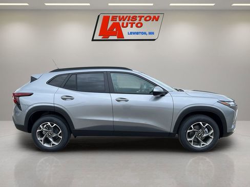 New 2026 Chevrolet Trax LT FWD image 13