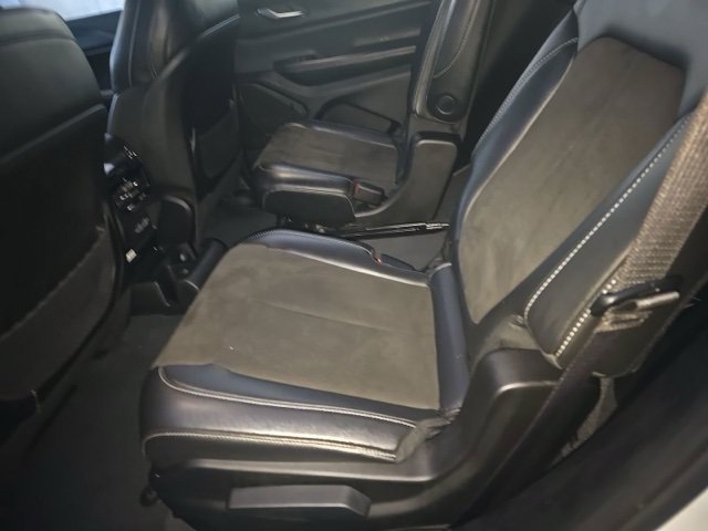 Used 2023 Jeep Grand Cherokee L Laredo AWD/4WD image 13