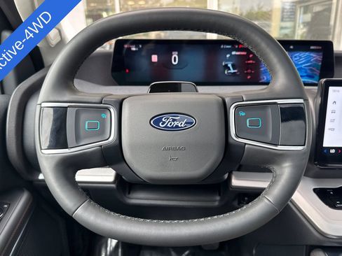 Certified 2025 Ford Expedition Active AWD/4WD image 26