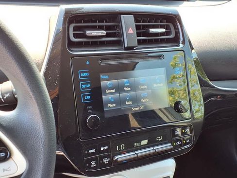 Used 2018 Toyota Prius Two image 20