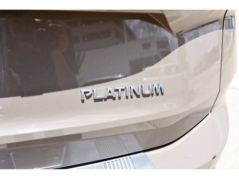 Used 2024 Nissan Rogue Platinum w/ Platinum Premium Package FWD image 8