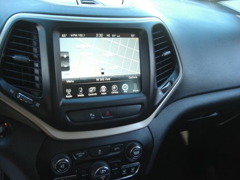 Used 2018 Jeep Cherokee Limited w/ High Altitude Package image 7