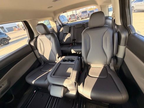 New 2026 Kia Carnival FWD image 22