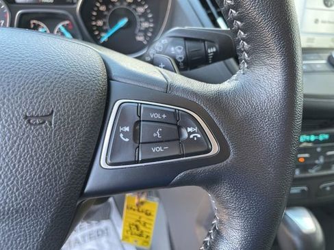 Used 2018 Ford Escape SE w/ SE Sport Appearance Package image 18