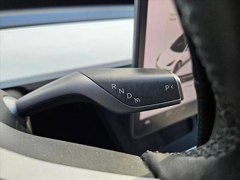 Used 2021 Tesla Model 3 Standard Range Plus image 9