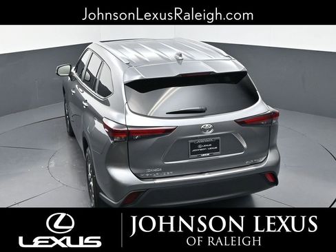 Used 2026 Toyota Highlander XLE image 26