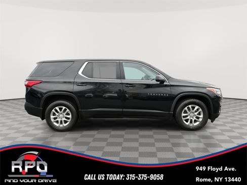 Used 2021 Chevrolet Traverse LS w/ LPO, Floor Liner Package AWD/4WD image 6