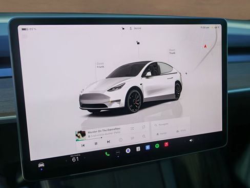 Used 2023 Tesla Model Y Performance image 14