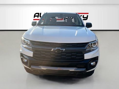 Used 2022 Chevrolet Colorado Z71 AWD/4WD image 2