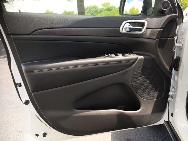 Certified 2018 Jeep Grand Cherokee Laredo RWD image 12