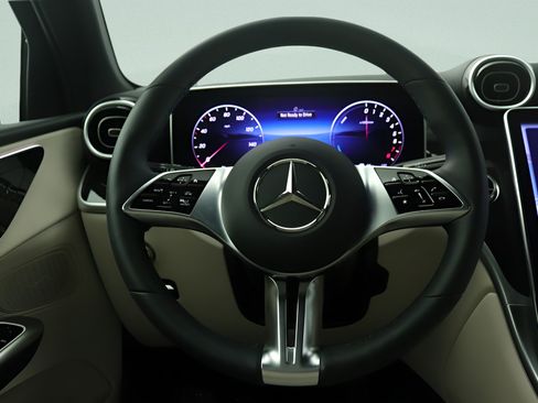 Certified 2025 Mercedes-Benz GLC 350e 4MATIC image 8