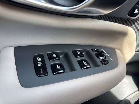 New 2026 Volvo XC90 B6 Core image 21