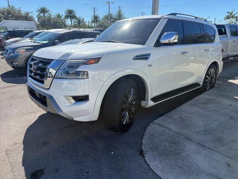 Used 2022 Nissan Armada Platinum image 1