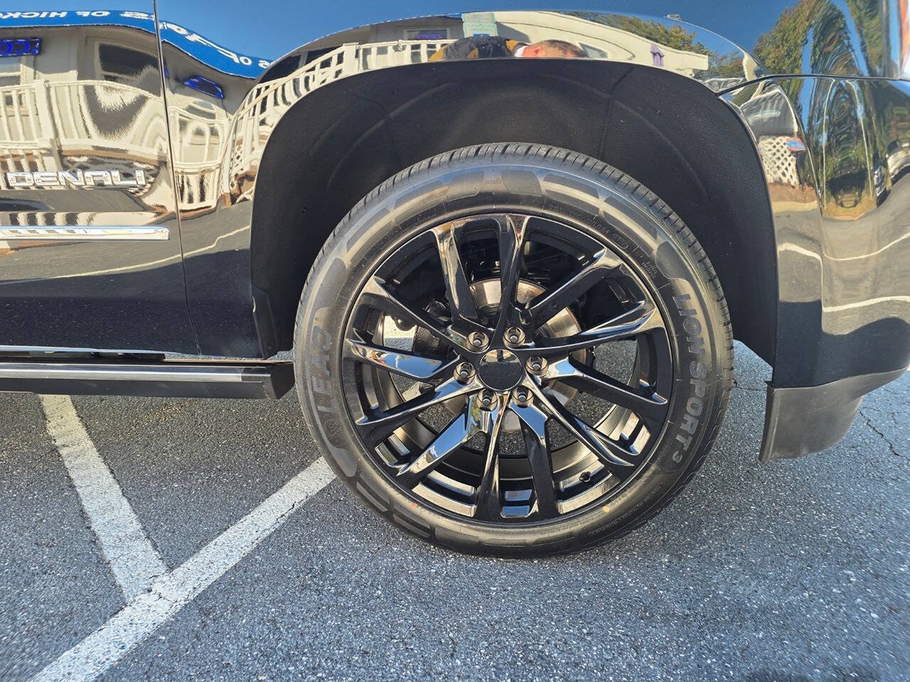 Used 2017 GMC Yukon XL Denali w/ Open Road Package RWD image 13