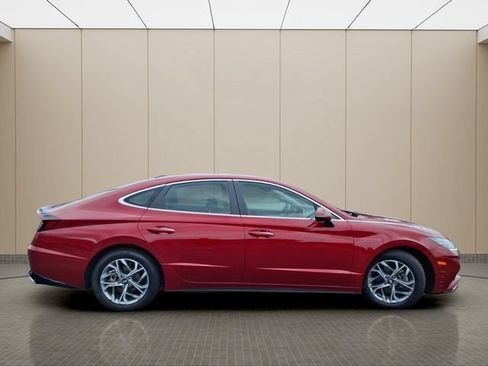 Used 2023 Hyundai Sonata SEL w/ Convenience Package FWD image 5