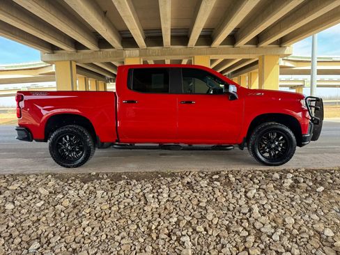 Used 2019 Chevrolet Silverado 1500 LT Trail Boss image 2
