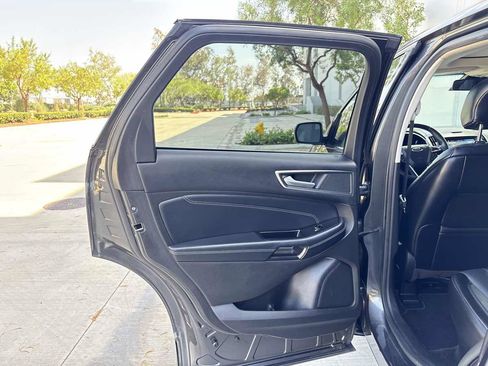 Used 2017 Ford Edge Titanium w/ Equipment Group 302A AWD/4WD image 12