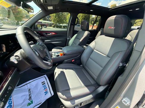 Used 2024 Chevrolet Traverse Z71 w/ LPO, Floor Liner Package AWD/4WD image 23