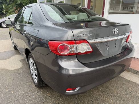 Used 2013 Toyota Corolla LE FWD image 3