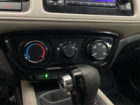 Used 2018 Honda HR-V LX image 30