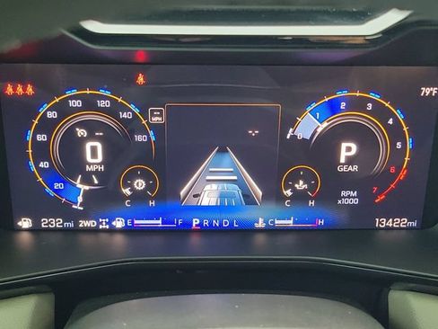 Used 2025 Chevrolet Colorado ZR2 w/ Technology Package AWD/4WD image 23