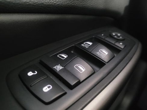 Used 2019 Jeep Cherokee Latitude Plus image 27