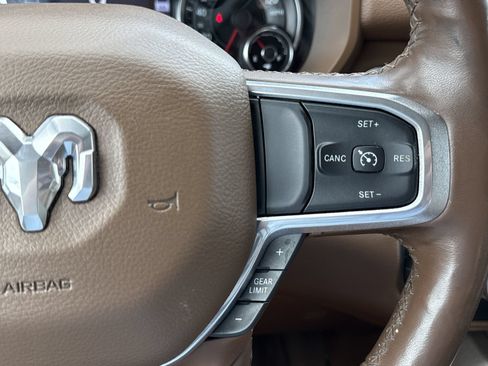 Used 2019 RAM 1500 Laramie AWD/4WD image 22